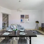 Designer Dream Home With Balcony At Vaci Street
