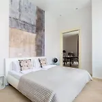 Designer Dream Home With Balcony At Vaci Street