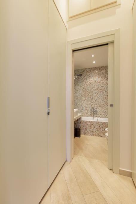 Designer Dream With Balcony At Vaci Street Apartment *