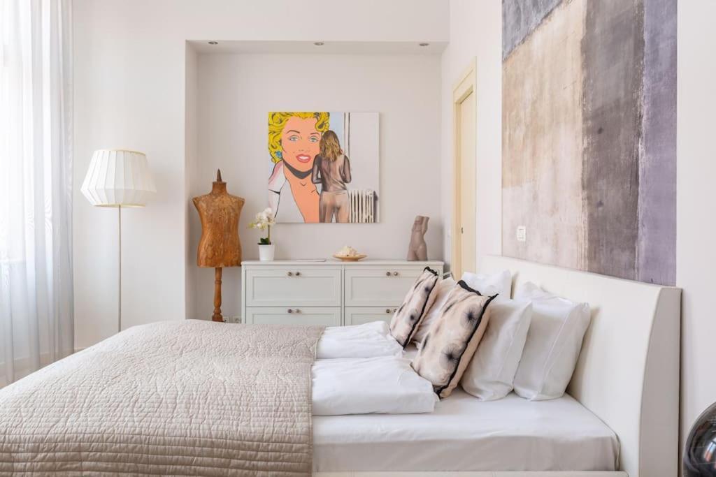 Apartment Designer Dream With Balcony At Vaci Street *