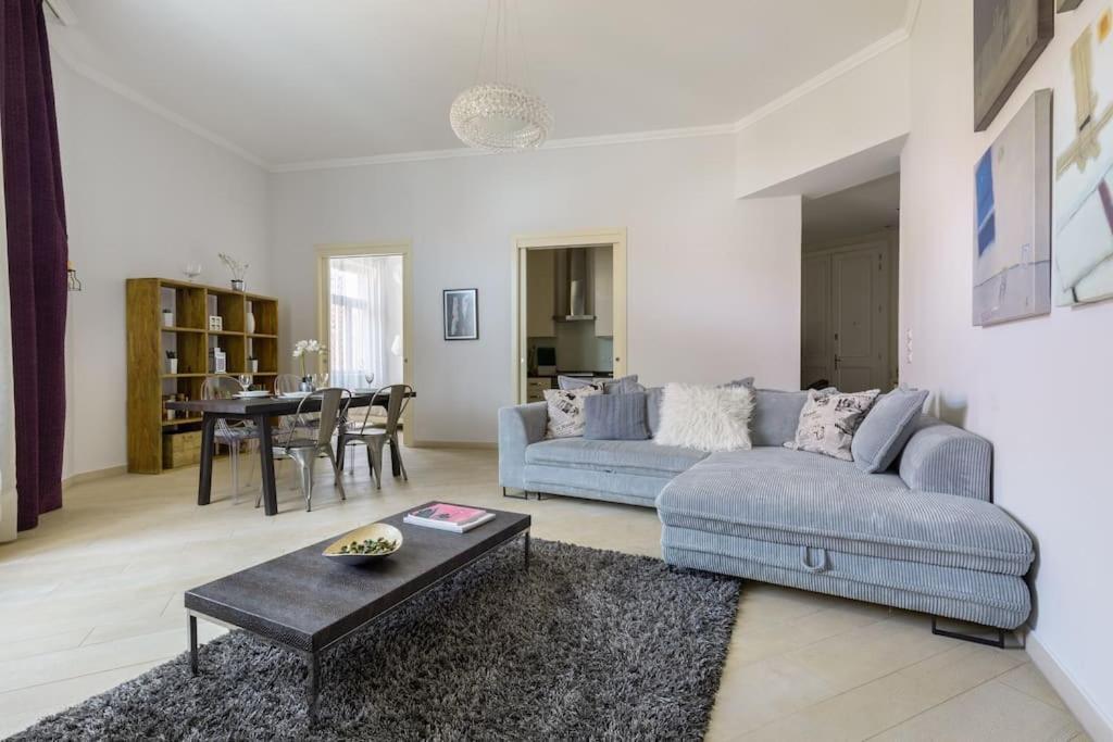 Apartment Designer Dream With Balcony At Vaci Street